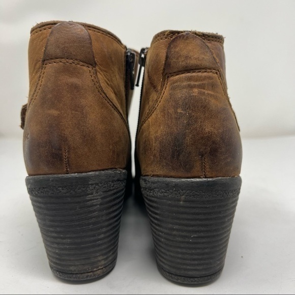 Born BOC boots Leather buckle ankle heel booties size  8 - Picture 4 of 8